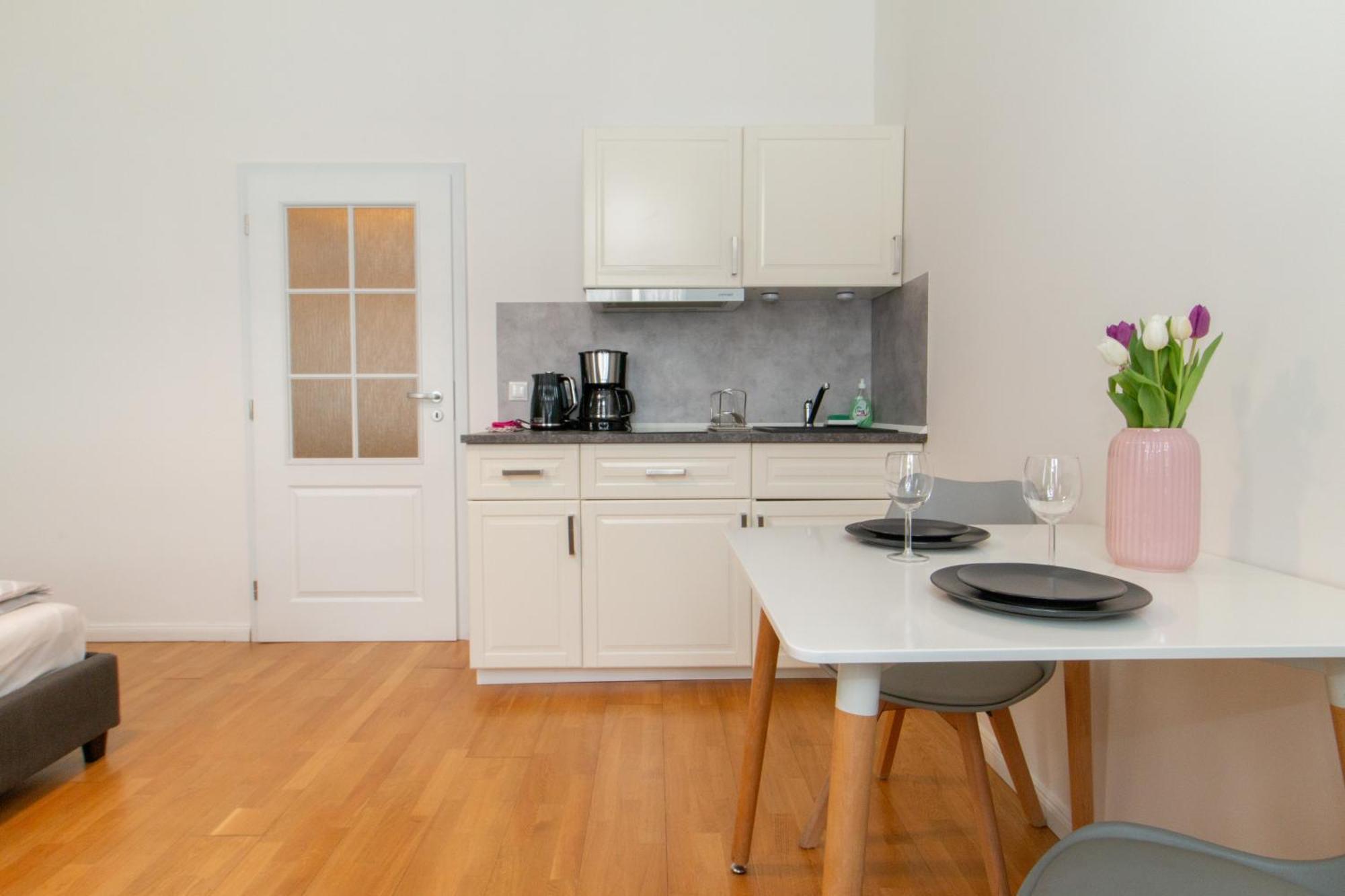 Stay Inn Apartments Stepanska Praga Exterior foto